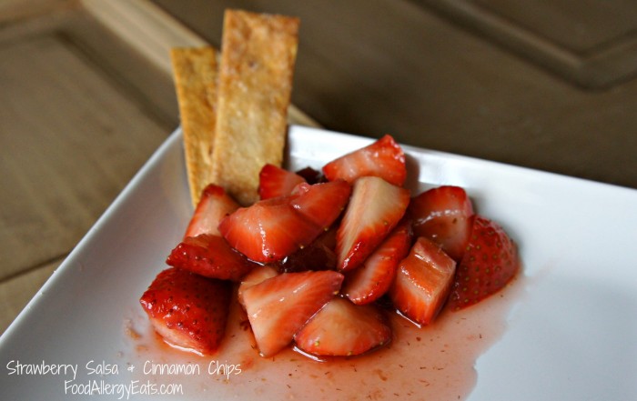 Cinnamon Chips & Strawberry Salsa via @FoodAllergyEats