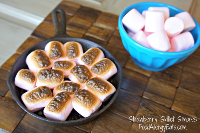 Strawberry Skillet S'mores from @FoodAllergyEats